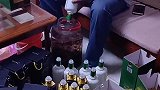 摘的没花钱的杨梅泡酒，放进去瓶还没有满，一罐就得值上千元！