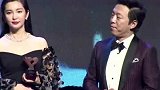 44岁黄渤老婆近照曝光，整整隐藏了22年，网友：这才是夫妻相