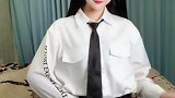 这么美丽又性感的姑娘，你们爱上了吗