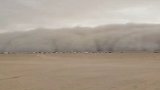 实拍：沙尘暴侵袭格尔木 市区被笼罩似末日来临