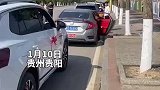 接亲车队走到半路，才发现新郎官没上车