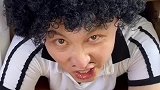 我忙着造纸，姐姐却在那边浪费