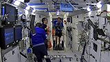 中国空间站的太空跑步机，和地面的有啥不一样内里乾坤大不同！