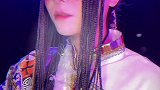 脑壳上是光环！！不是发光的帽子！！藏族姑娘 变妆