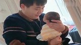 盼了这么久的小情人终于出生了，爸爸都激动成这傻样了，还有救吗