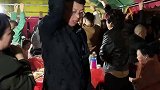 吃饭吃出了坐公交车的感觉