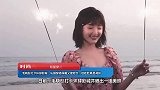 毛晓彤打卡环球影城，私服穿搭保暖又接地气，娃娃脸真是减龄