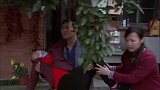 李芙蓉晕血晕了，毛三抱着李芙蓉来卫生院