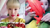 农村大姐直播吃果蔬脆、锦鲤，口味任意选，是我向往的生活！