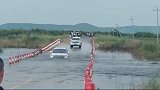 山是山河是河，渡河还得是兰德酷路泽，豪车卖的贵也是有道理的！
