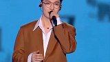 张艺兴 李荣浩 竟然在舞台上讲起了相声，话说，二位不是来唱歌的嘛？