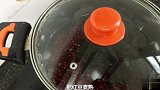家里有红豆的，不妨试试这样做，夏天清热解暑，还能美容养颜！