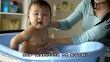 外国妈妈教你带孩子-如何给宝宝洗澡