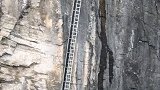 至今无人敢爬的天梯，天门山电缆，水管线
