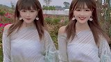 震惊，这对双胞胎竟然连牙齿都一样？飞机摇