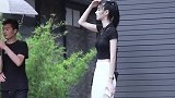 偶遇旗袍小姐姐，前凸后翘很性感，街拍穿搭