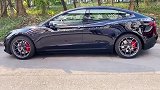 黑色特斯拉model3贴完隐形车衣车漆确实亮