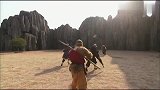 牛魔王会变牛出来，悟空也能变出猴儿啊，两人都会分身术