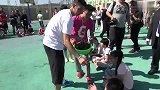 篮球-15年-林书豪中国公益行 与孩子们过端午玩游戏吃粽子-新闻