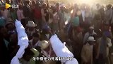 与前人共舞？非洲一另类祭祀把祖先遗体抬出在大街与众人载歌载舞，为后人降福！