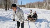 你这属于“前驱车”，起步之前，是不是该把手刹松开呢