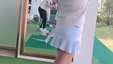 美女这两条腿也太漂亮了吧