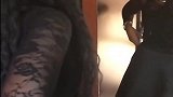 其实非洲的妹子也很爱打扮，三个漂亮的姑娘，大家喜欢哪一个