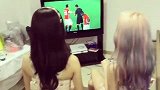 足球-17年-女孩子打实况是什么样？少女时代成员操作梅西隔屏痴笑-专题