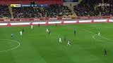 第38分钟摩纳哥球员戈洛温射门