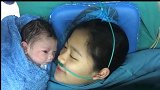 新生儿和妈妈的第一次见面，当见到宝宝那一刻，宝妈是幸福的！