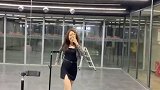 当歌曲需要收费后……五湖四海贺新年 你的女友已上线 对镜拍 微胖