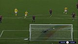 第74分钟乌迪内斯球员曼德拉戈拉射门 - 击中门框