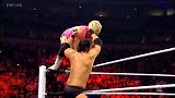 WWE-17年-60秒回顾WWE：奇葩道具大烩菜 塞纳保龄球砸裆戴瑞欧-专题