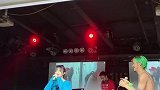 酒吧偶遇钟婷小姐姐，本人长得很漂亮，没想到唱歌还这么好听