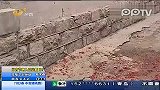 男子殴打踩脚者被对方刺100多刀