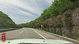 车顶行李架首次装货跑高速，看了它的表现你会选择它还是行李箱