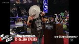 WWE-17年-十大湿身时刻 奥斯丁给巨石强森洗啤酒浴-专题