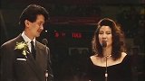 陈百强的经典歌曲《烟雨凄迷》低沉的声线带着哀怨与伤感，真好听