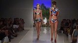 内衣秀：这位超模能否好好走路？
