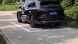 这个停车位真绝了