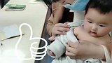 带四个月的宝宝去打预防针，以为会哭得稀里哗啦，结果太意外了