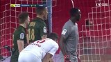 第40分钟摩纳哥球员阿霍卢射门
