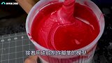 小伙奇葩实验，用脚做糖果模型，隔着屏幕都觉得窒息