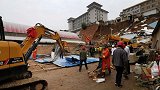 甘肃镇原县滨河市场后崖发生山体滑坡 官方：已致1死1伤