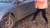 女司机太吓人了，心疼刚买的新车