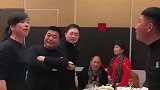 100回合不分胜负，这个女人不一般