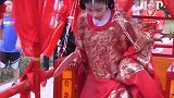 这样中式婚礼的新娘子也太美了！新娘子下轿，出门有囍