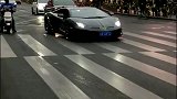外卖小哥也羡慕开兰博基尼的网红主播，副驾驶让人失望了！