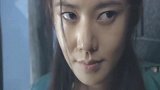 监狱长故意欺负女囚犯，不料美女竟是个玩刀高手，一刀送他见阎王