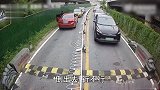 男子疯狂逆向行驶呵斥逼退出租车，北京警方：行拘